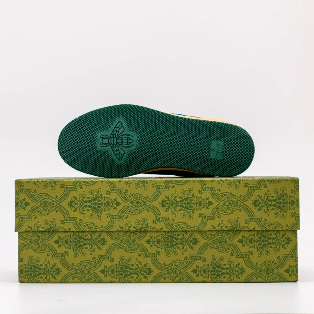 Ex-factory price: RMB 300 [higher version] GUCCI casual sports distressed small dirty shoes, polished cowhide fabric, hand-made distressed effect!  Original terry cloth, delicate, soft, comfortable and breathable. Privately molded steel-stamped two-color original TPU outsole (lower layer is wider, upper layer is narrower) to differentiate the wrong version of the outsole in the market. Fabric, material, outsole, detail comparison SIZE: 34-41, 38-45 regular size (women's 34, 41, men's 38, 45 customized, non-returnable and non-exchangeable) (women's colors and men's models need to be customized)